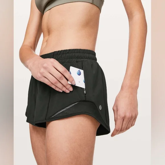 Lululemon Hotty Hot Short II *2.5", Black, Size 6 - Picture 7 of 15